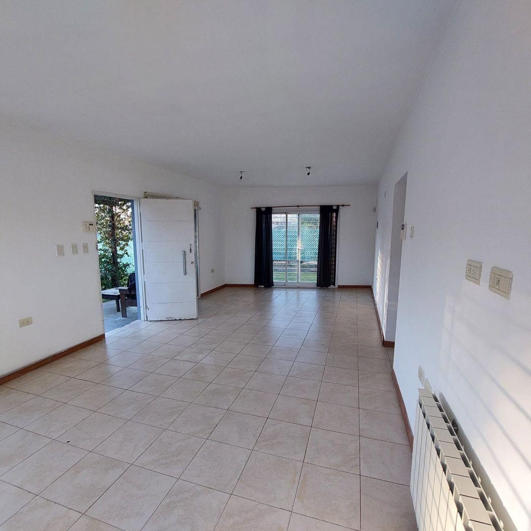 Foto de Casa 4 ambientes 2 dormitorios. | Calle 425 esquina 14 bis al 0000, imagen 2