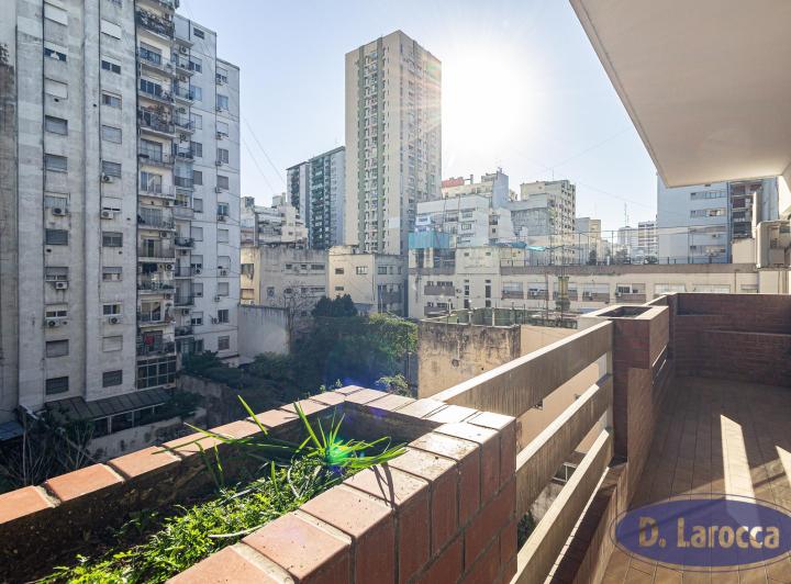 4 AMBIENTES CON DPCIAS Y COCHERA BALCON CONTRAFRENTE ORIENTACION NORTE 3