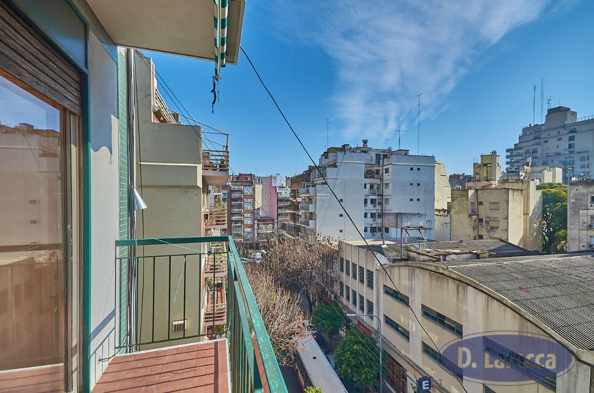 Foto de BALCON AL FRENTE ORIENTACION NORTE A METROS JOSE M MORENO, imagen 4