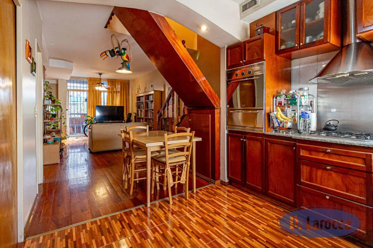 EXCELENTE UNIDAD DUPLEX BALCON AL FRENTE MUY BUENA UBICACION 4