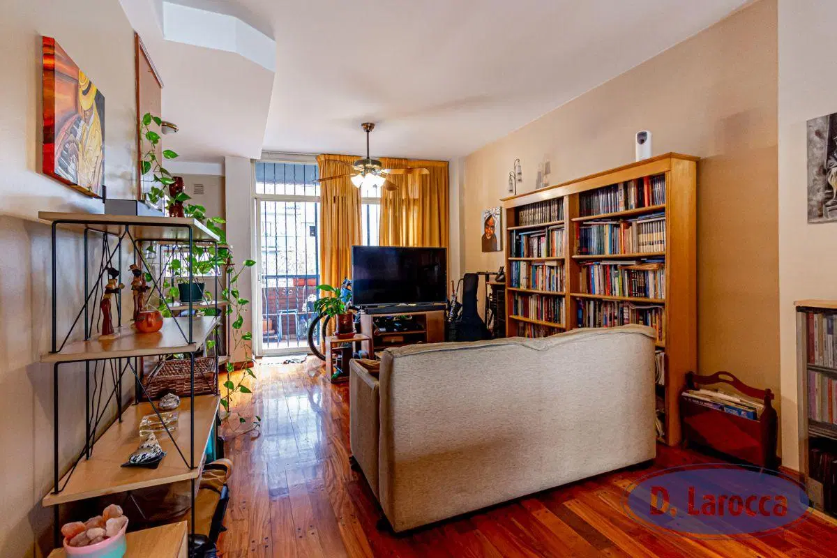 EXCELENTE UNIDAD DUPLEX BALCON AL FRENTE MUY BUENA UBICACION 2