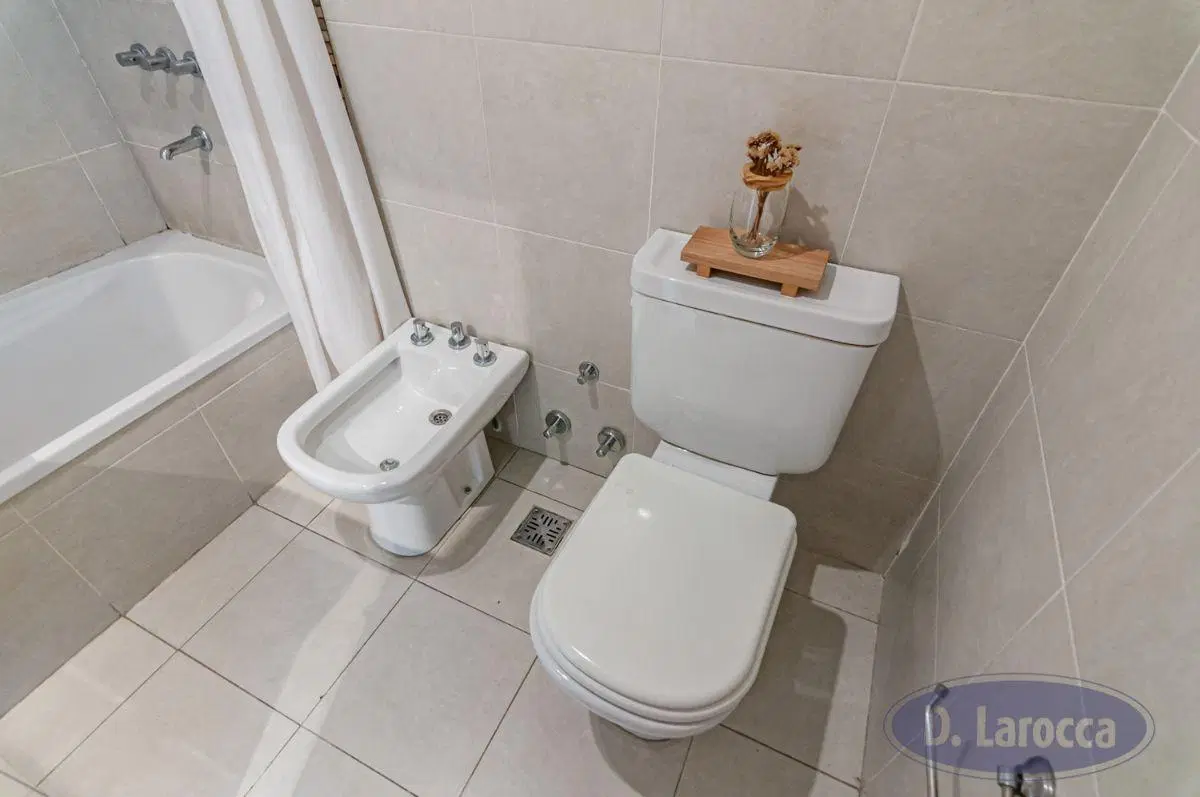 2 AMBIENTES BALCON AL FRENTE TOILLET Y BAÑO EN SUITE (SE ALQUILA SIN MUEBLES) 3