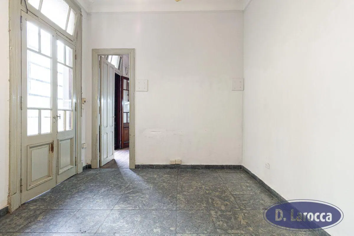4 AMBIENTES PRIMER PISO POR ESCALERA ESTILO ANTIGUO 3