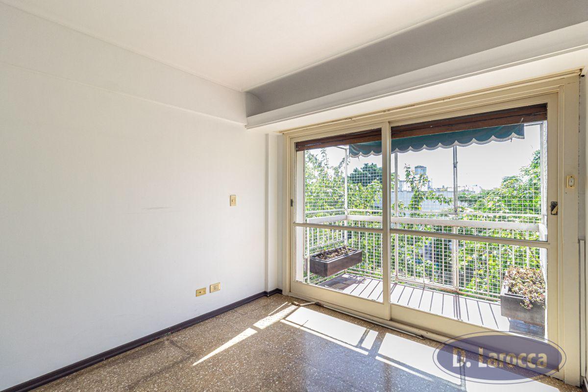 Foto de AMPLIO 2 AMBIENTES CON BALCON A LA CALLE, imagen 4