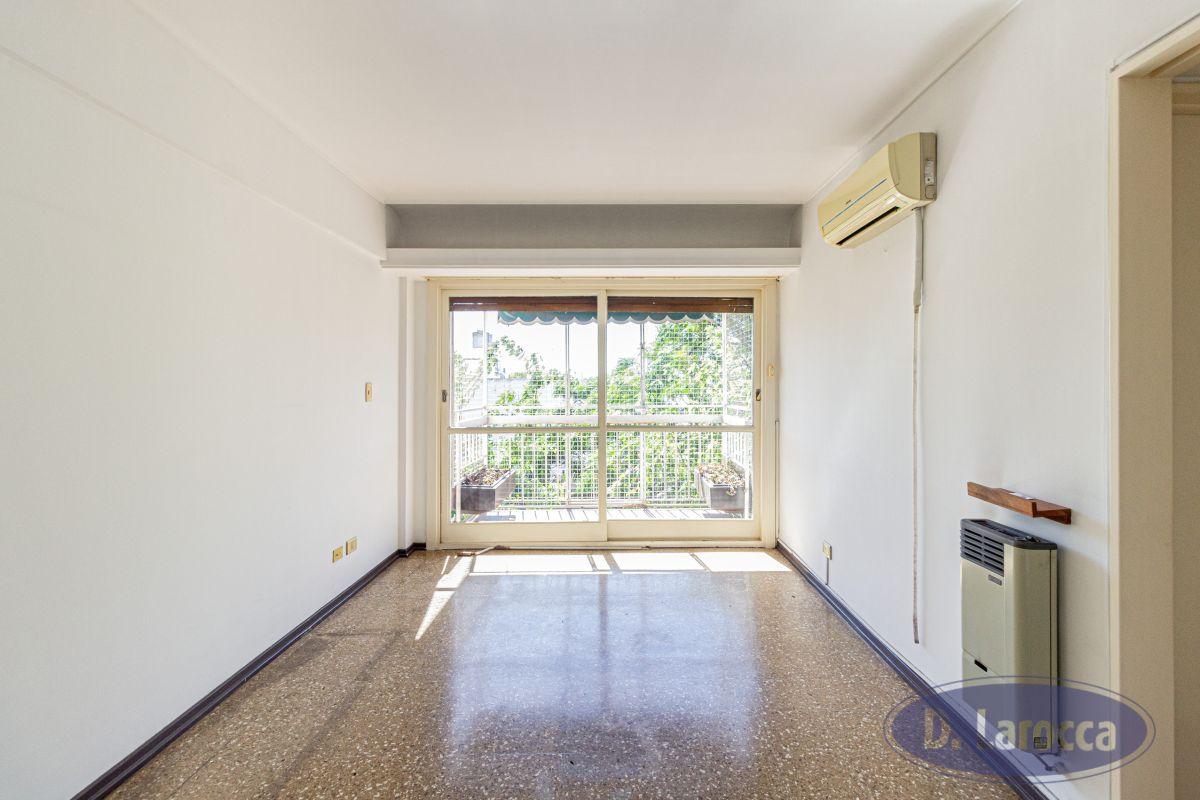 Foto de AMPLIO 2 AMBIENTES CON BALCON A LA CALLE, imagen 5