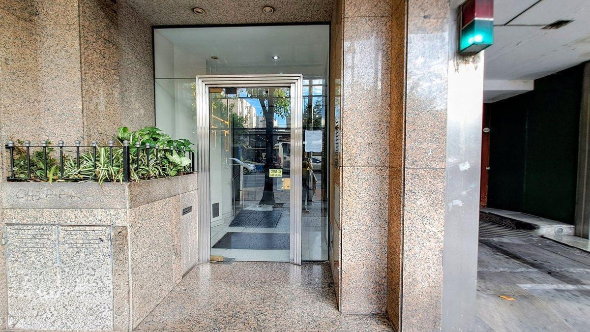 DEPARTAMENTO 4 AMBIENTES  VENTA FLORES