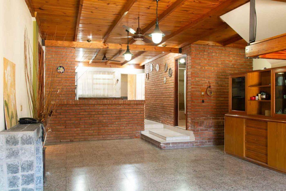 CASA 5 AMBIENTES VENTA PALOMAR