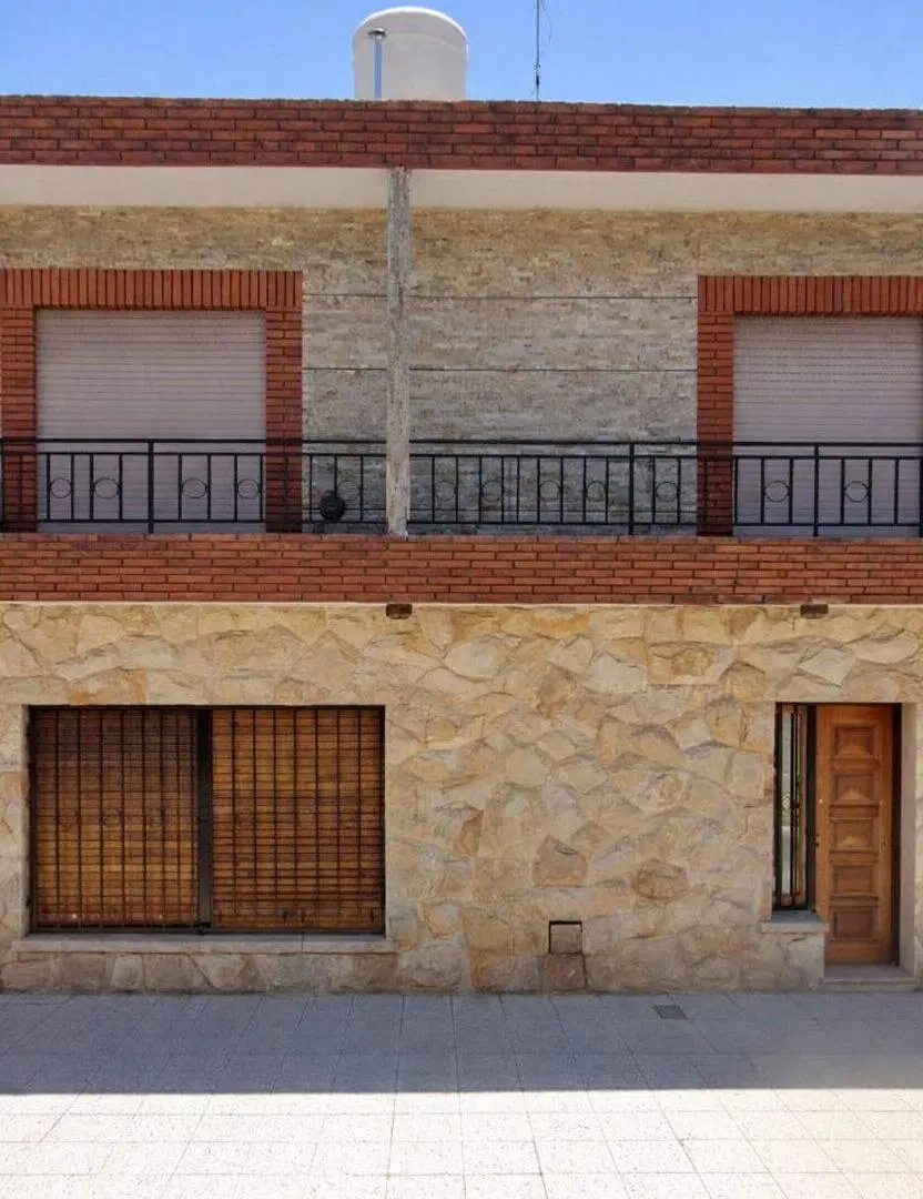 CASA 4 AMBIENTES EN VENTA LOMAS DEL MIRADOR APTO C 5