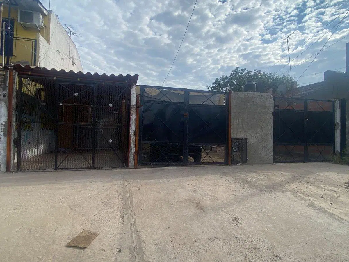 CASA EN VENTA CON PH ISIDRO CASANOVA 2