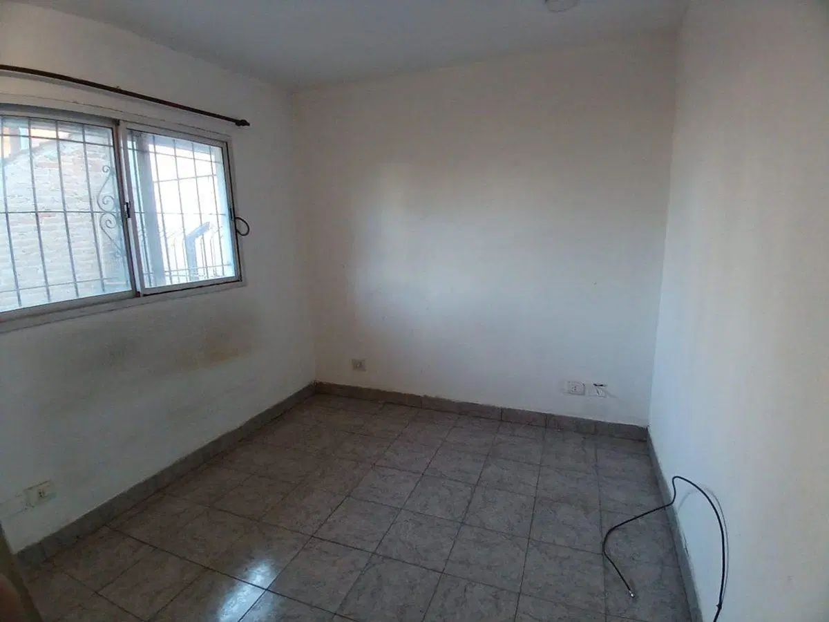 VENTA CASA PALOMAR 6 AMBIENTES 3