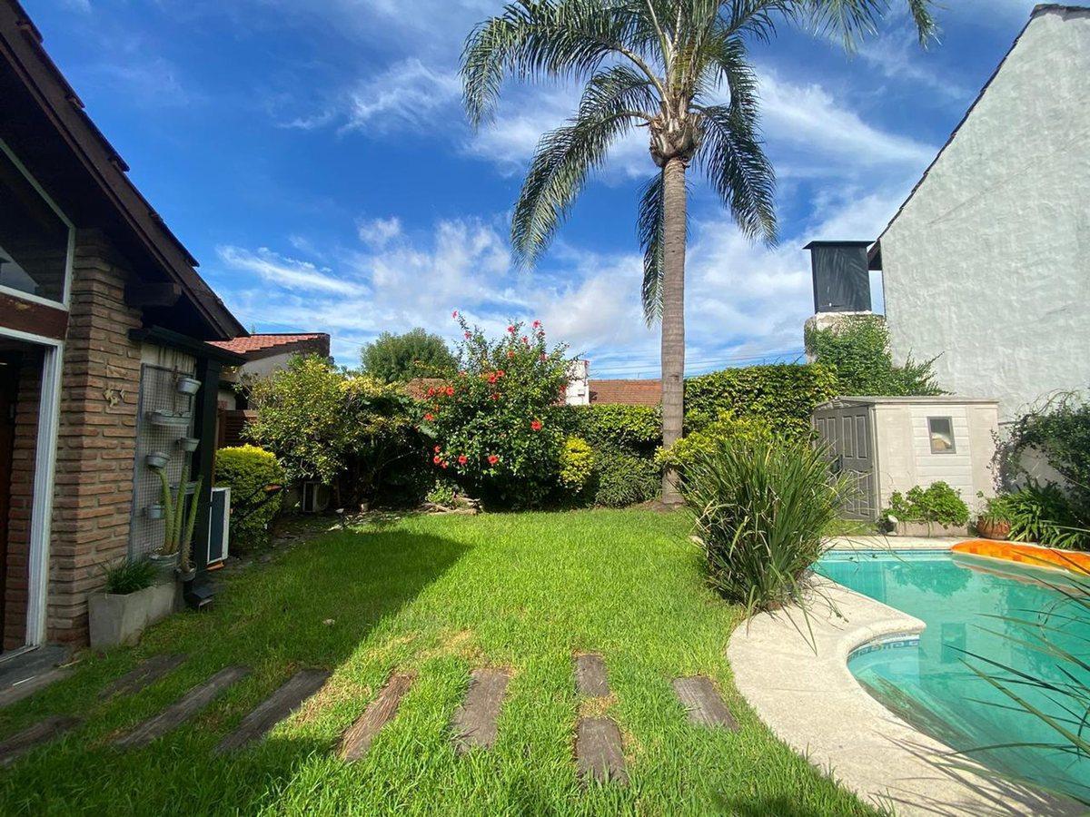 CASA 5 AMBIENTES VENTA ITUZAINGO
