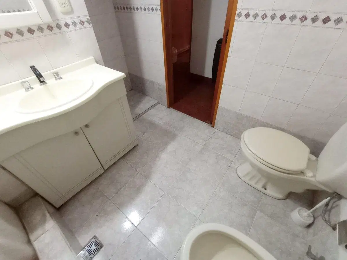 CASA VENTA 4 AMBIENTES CASTELAR 4