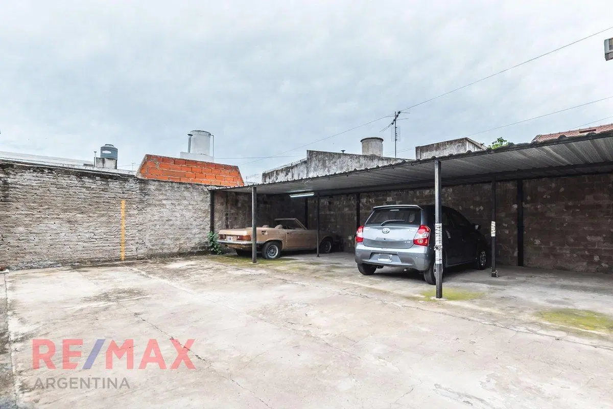 VENTA PH CON 14 COCHERAS RAMOS MEJIA MAS RENTA 5