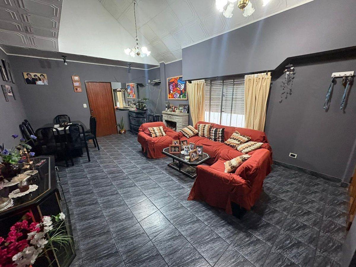 Foto de CASA 5 AMBIENTES VENTA SAN JUSTO, imagen 2