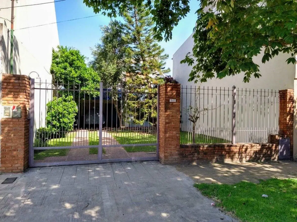 NUEVO VALOR! CASA EN VENTA VIILA LUZURIAGA 4