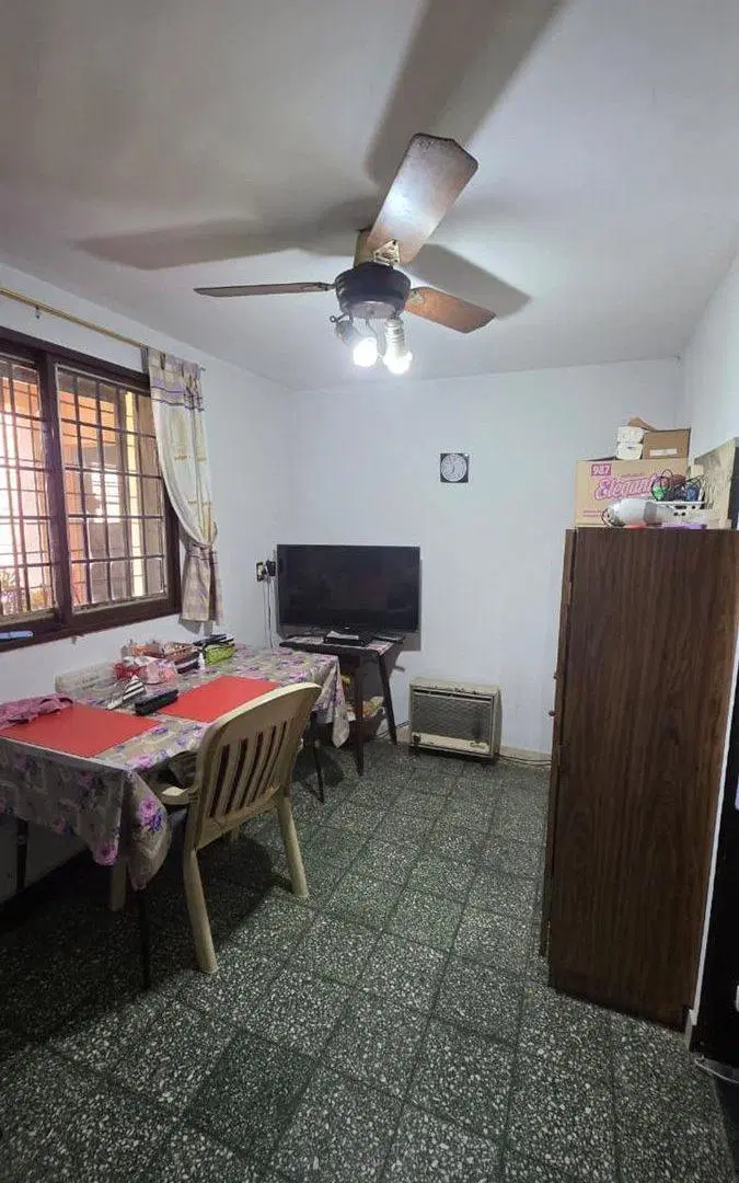 VENTA CASA 5 AMB. P.AVELLANEDA COCHERA QUINCHO 2