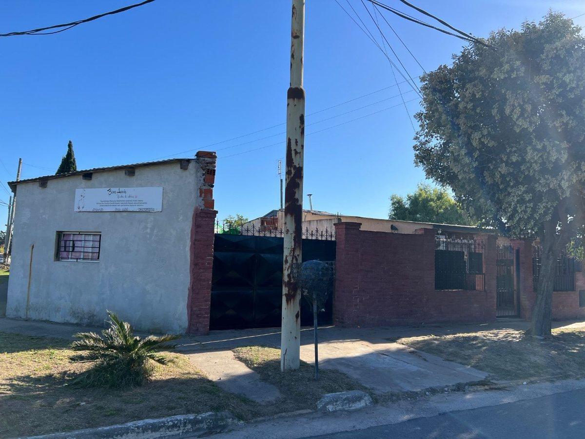 CASA 3 AMBIENTES VENTA CARLOS SPEGAZZINI