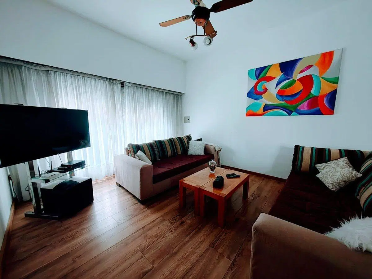 Venta casa 3 ambientes cochera 5