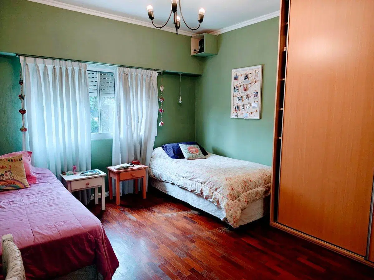 Venta casa 3 ambientes cochera 2