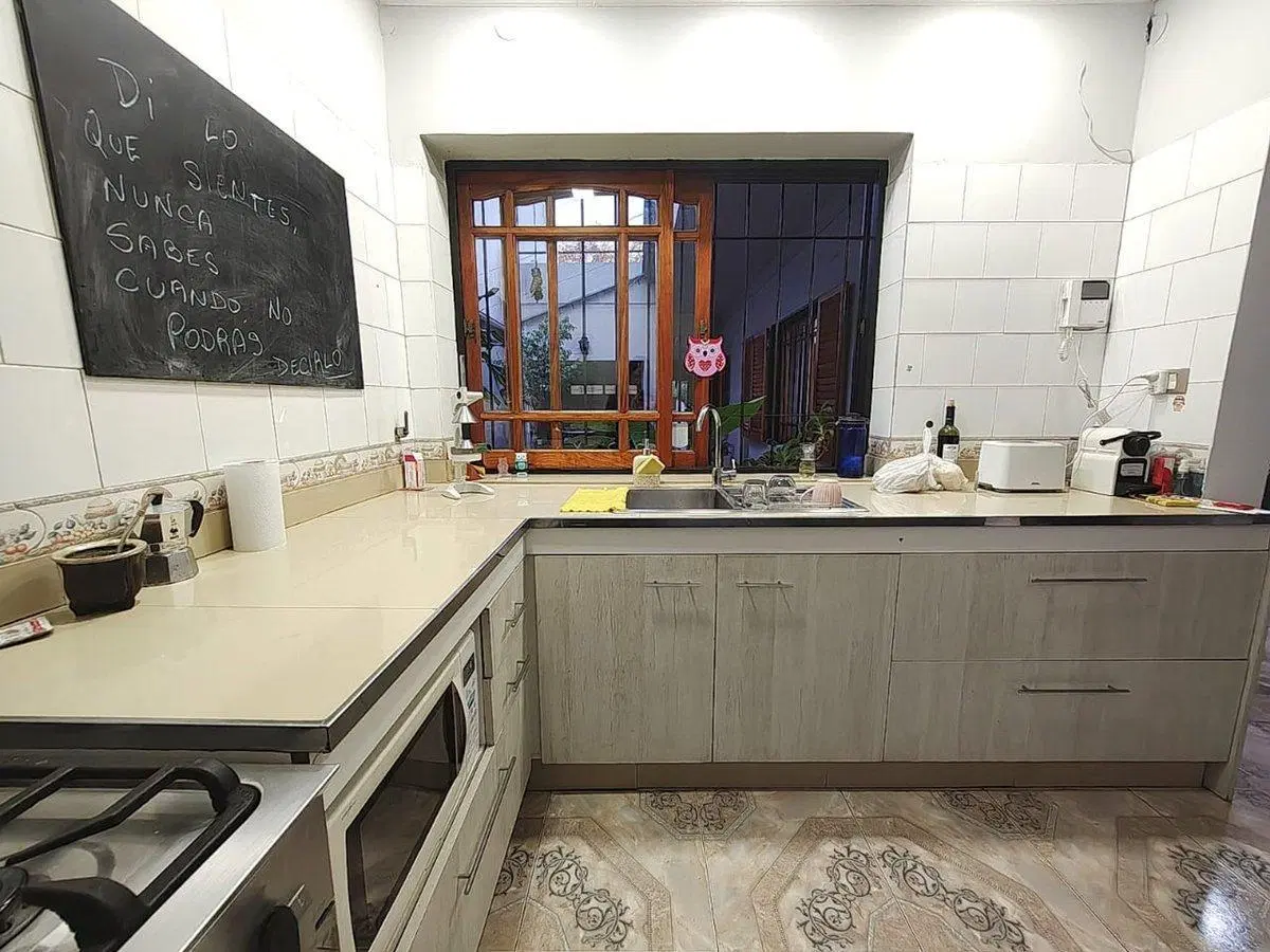Venta casa 3 ambientes cochera 2