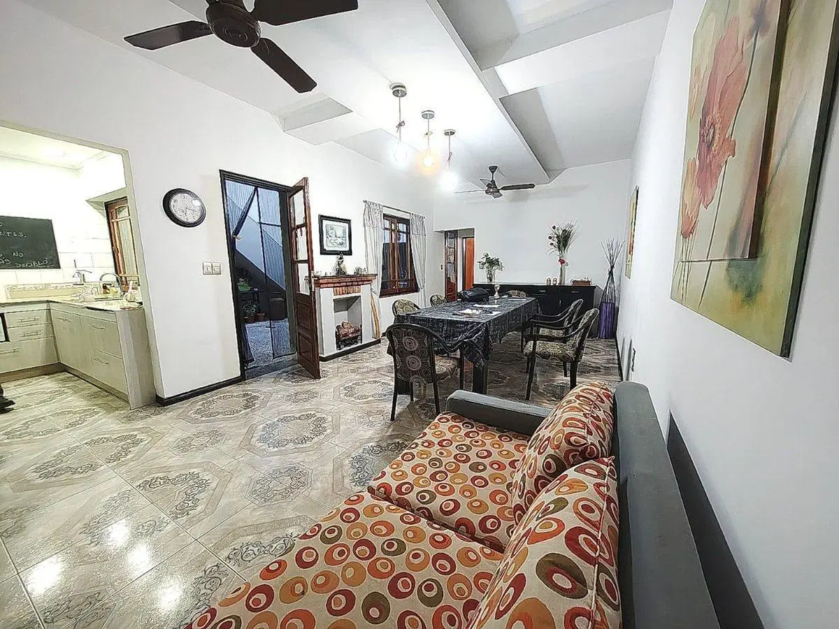 Venta casa 3 ambientes cochera 3
