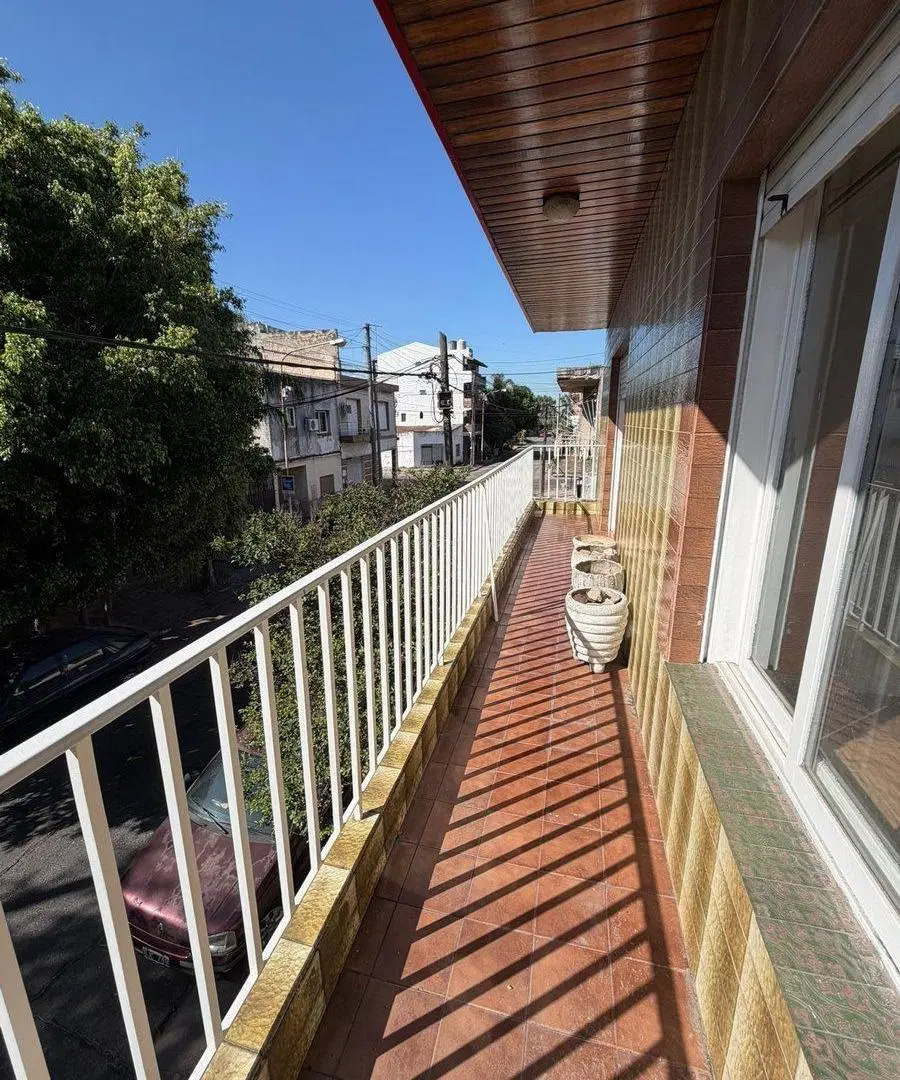 CASA  6 AMBIENTES VENTA LA TABLABA 4