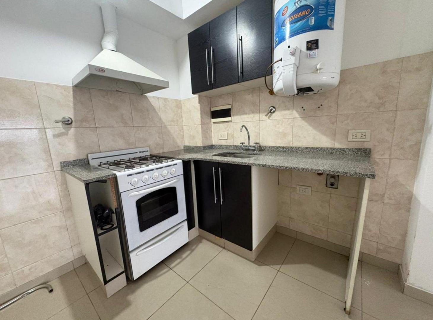 Foto de DEPARTAMENTO 2 AMBIENTES VENTA LOMAS DEL MIRADOR, imagen 2