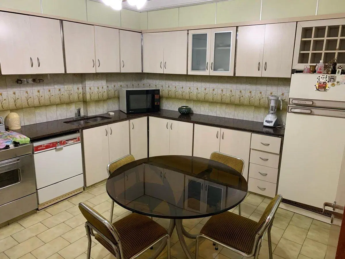 VENTA CASA 5 AMBIENTES MAS GALPON CON OFICINA 4