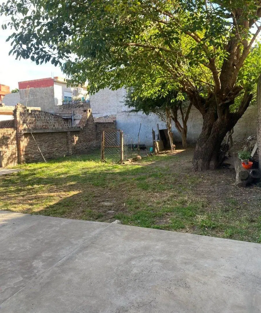 CASA DE 4 AMB LOTE PROPIO-VENTA EN LAFERRERE 8