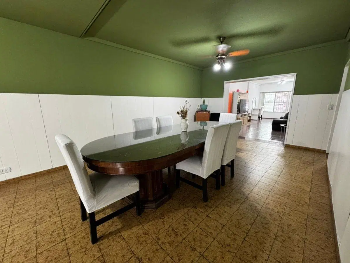 VENTA CASA 4 AMBIENTES + DEPTO LOMAS DEL MIRADOR 3