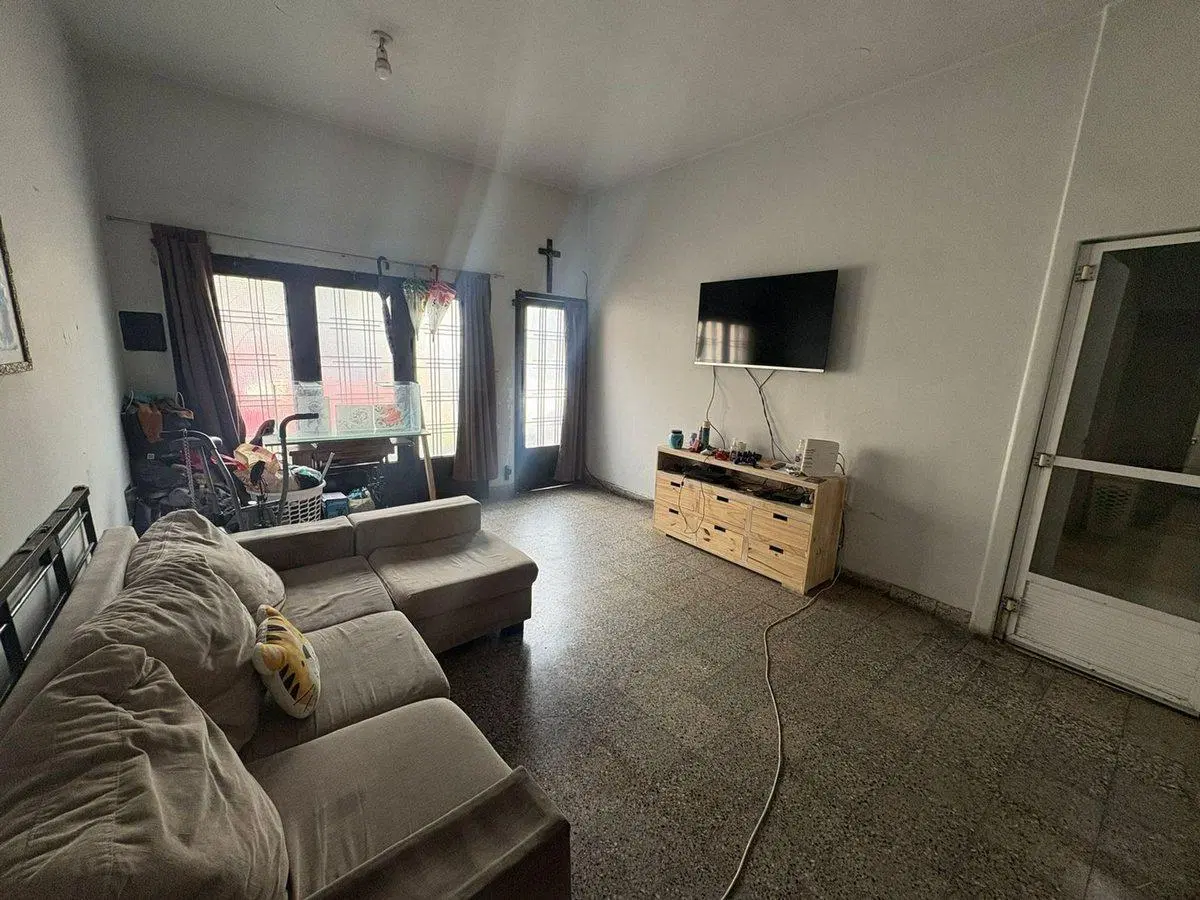 VENTA CASA 4 AMBIENTES COCHERA TERRAZA LA TABLADA 5