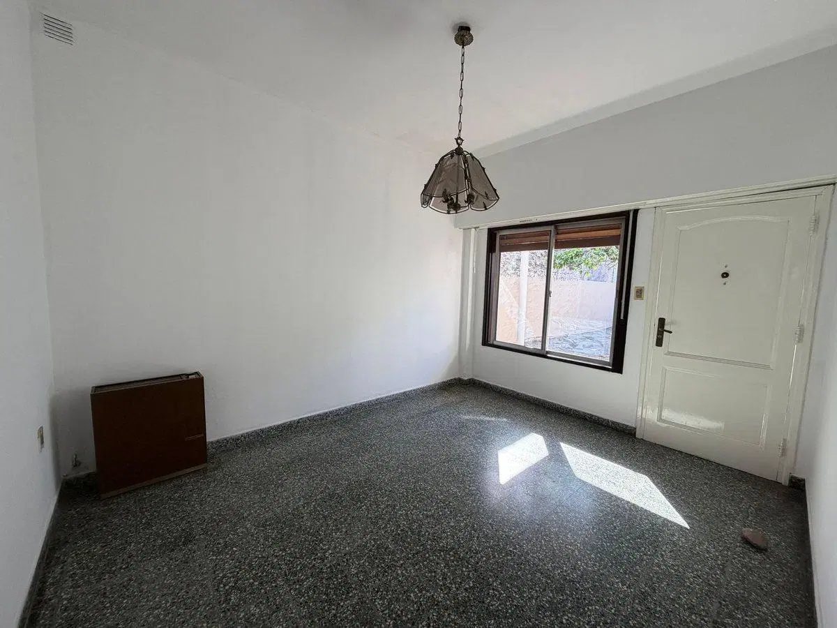 CASA  6 AMBIENTES VENTA LA TABLABA 3