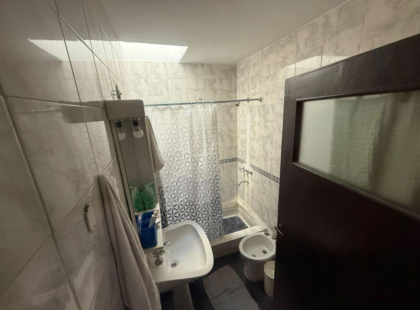 Foto de CASA EN VENTA 3 AMBIENTES - CASEROS, imagen 3