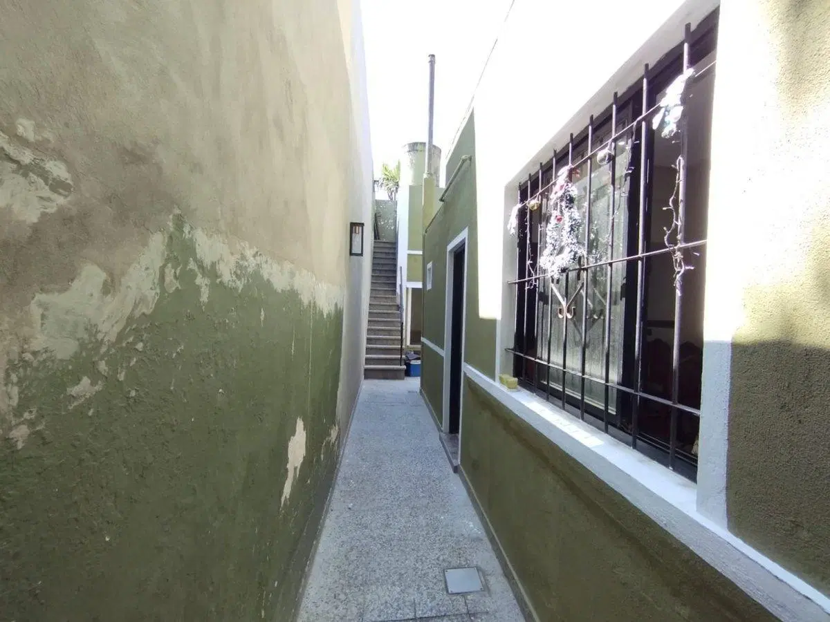 CASA 5 AMBIENTES VENTA FLORES 4