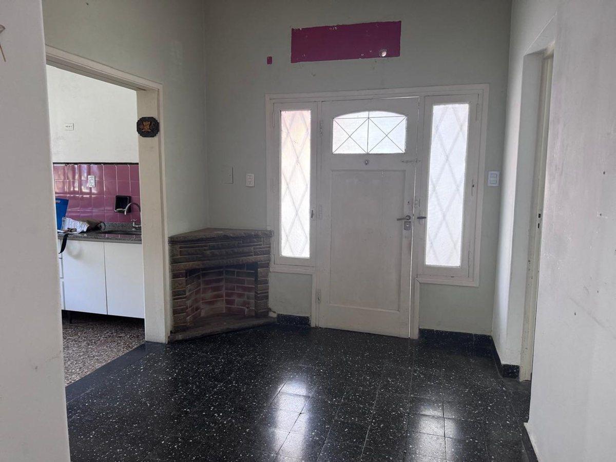 Foto de CASA 3 AMBIENTES VENTA SAN JUSTO COCHERA, imagen 1