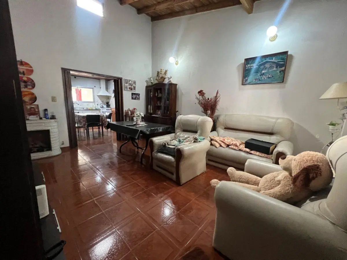 CASA 4 AMBIENTES LOCAL CARLOS SPEGAZZINI EZEIZA 4