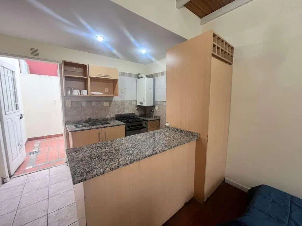 VENTA DEPARTAMENTO 2 AMB C/PATIO PARQUE AVELLANEDA 2