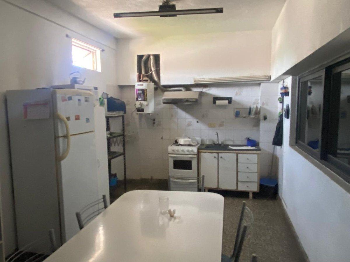 LOCAL CON DEPOSITO VENTA RAMOS MEJIA CON RENTA