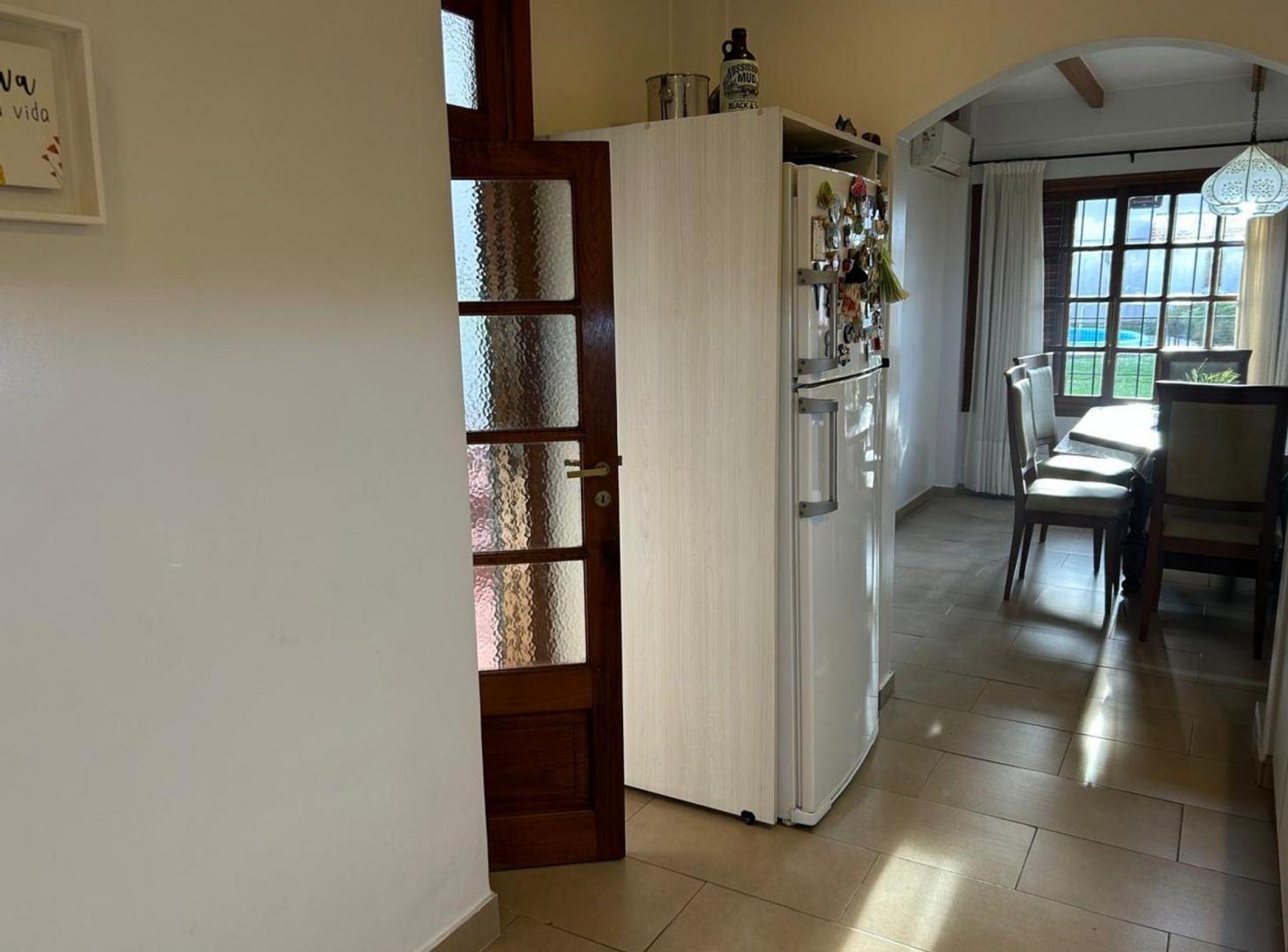Foto de Casa 4 ambientes en venta en Liniers con parque, imagen 4