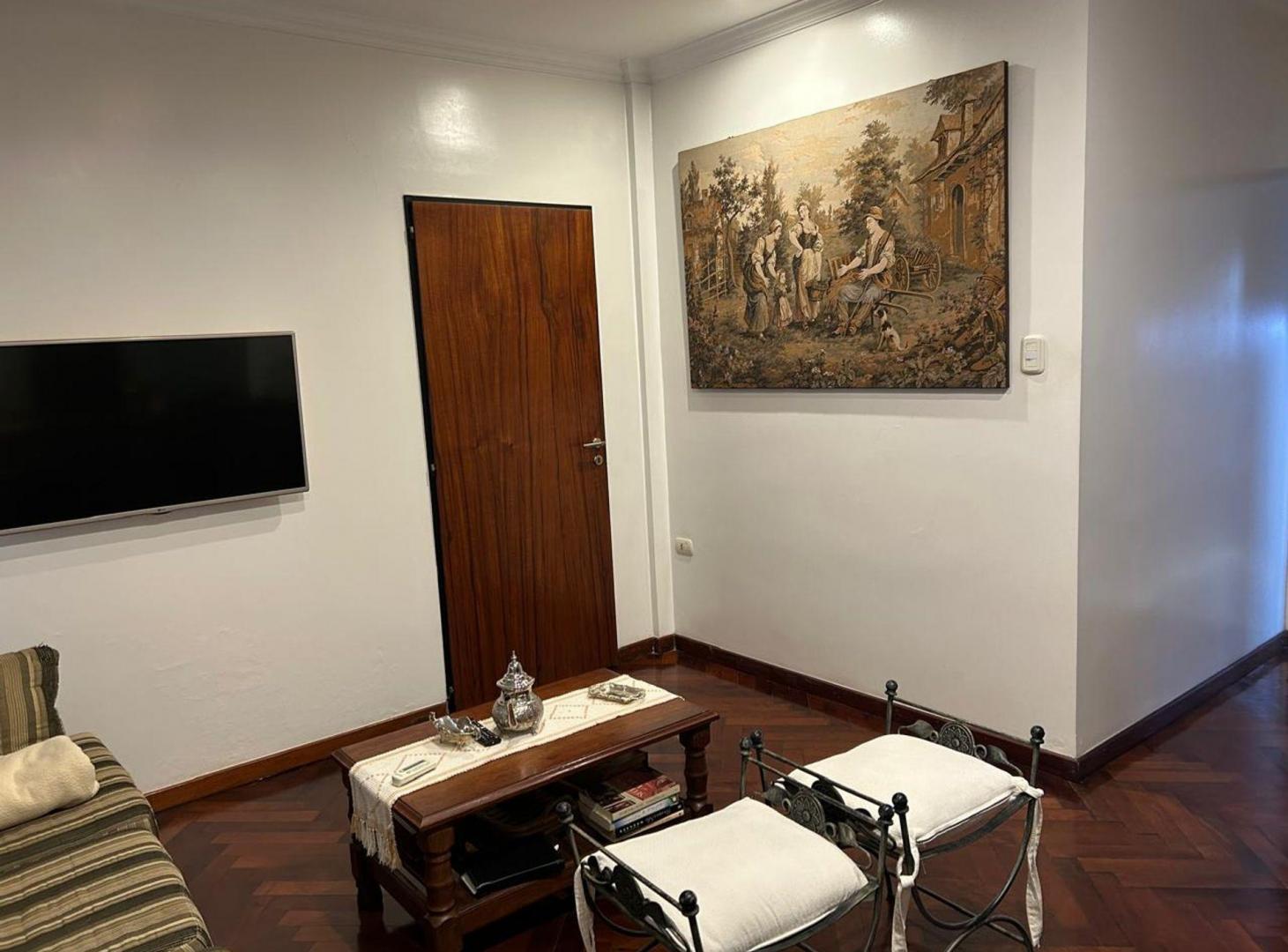 Foto de Casa 4 ambientes en venta en Liniers con parque, imagen 1