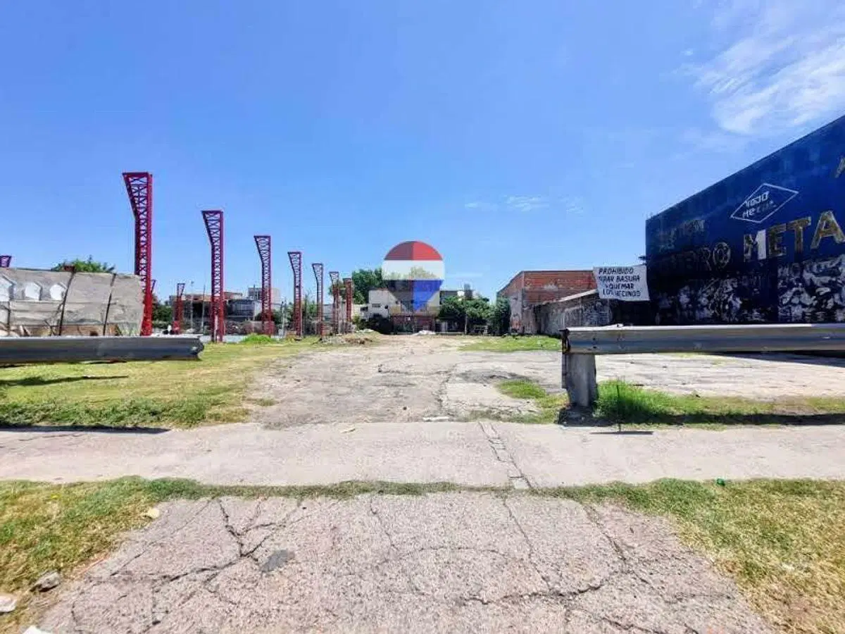 VENTA IMPORTANTE LOTE TERRENO MORON 4