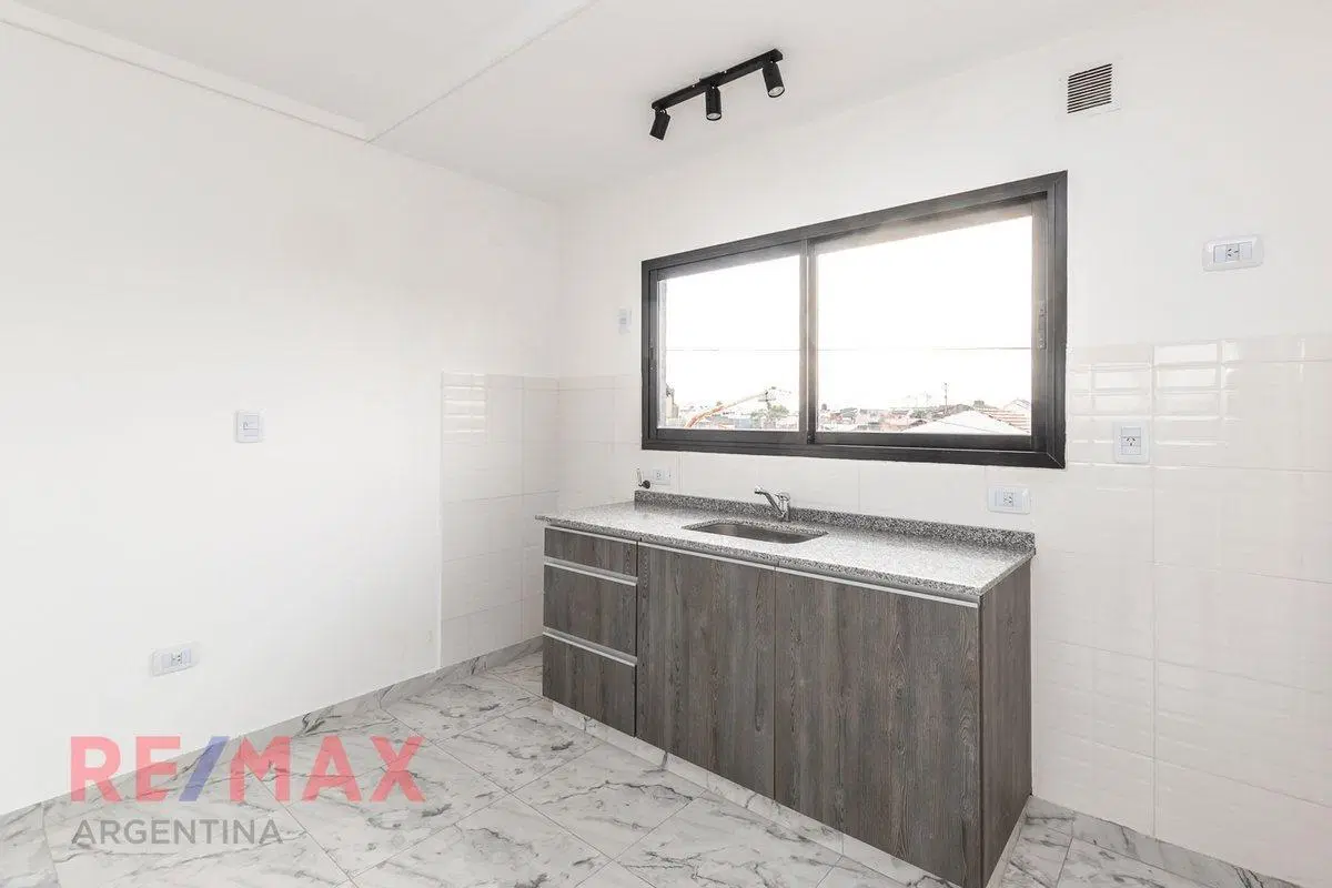 DEPARTAMENTO 2 AMBIENTES  EN  VENTA  SAN JUSTO 4