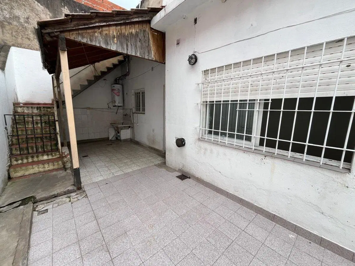 Venta casa 6 ambientes 3 de febrebro 3