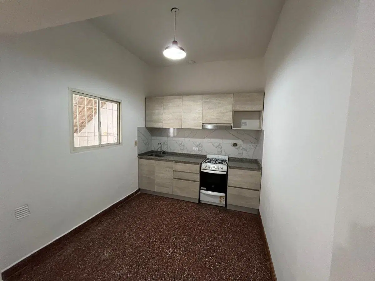 Venta casa 6 ambientes 3 de febrebro 2
