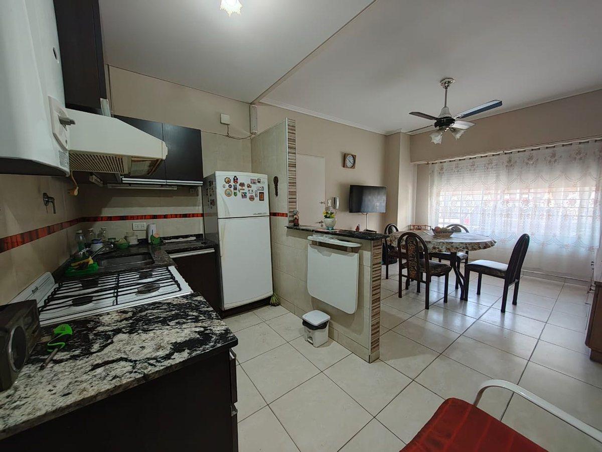 Foto de PH 3 Ambientes frente Patio Venta Lugano, imagen 3