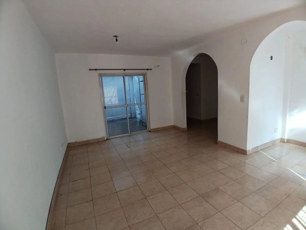 VENTA CASA PALOMAR 6 AMBIENTES 2
