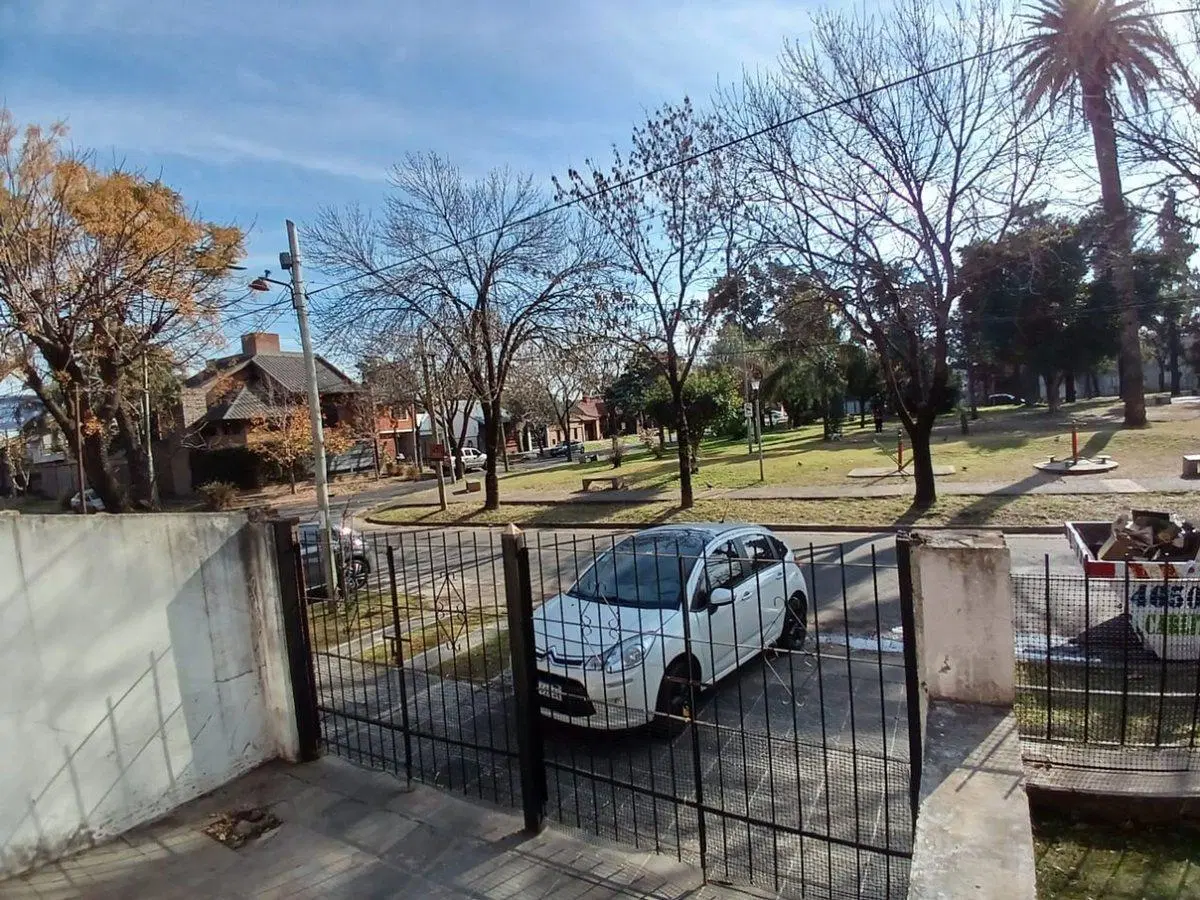 VENTA CASA PALOMAR 6 AMBIENTES 3