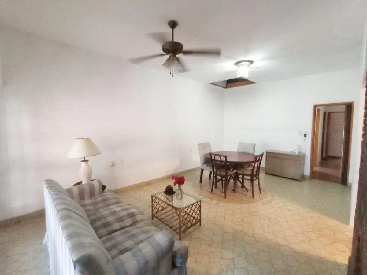 CASA VENTA 4 AMBIENTES CASTELAR 4