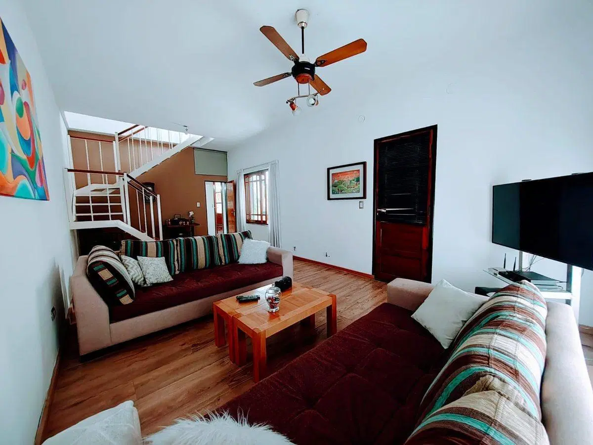 Venta casa 3 ambientes cochera 3