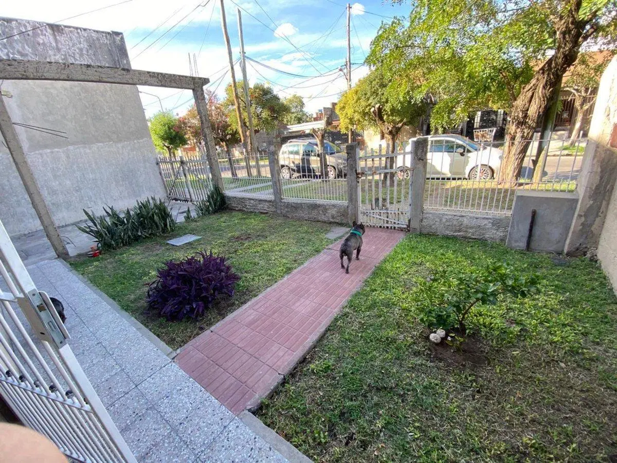 CASA DE 4 AMB LOTE PROPIO-VENTA EN LAFERRERE 3